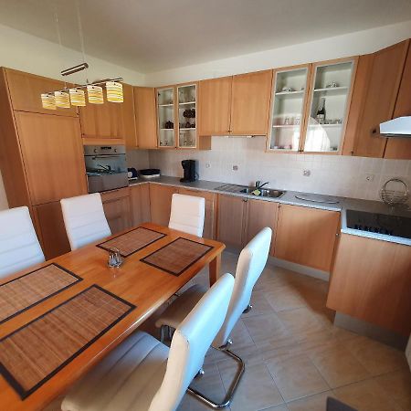 House Antea Apartman Lucko Kültér fotó